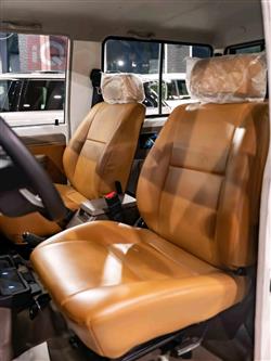 Toyota Land Cruiser 70